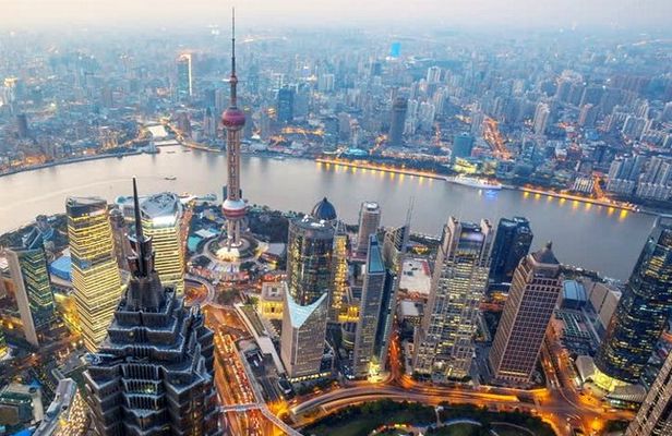 4-Hour Private Tour of Pudong with China Art Palace Museum and Shanghai Tower