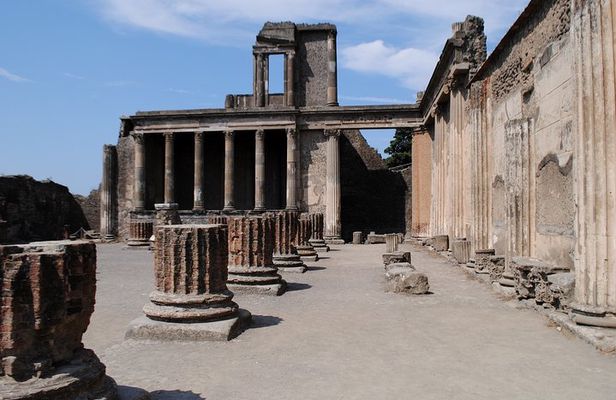 Pompeii and Vesuvius - VIP Tour/Small Group with Lunch 