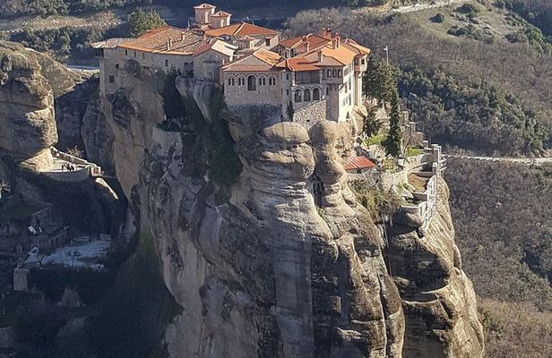 Meteora day trip from Thessaloniki