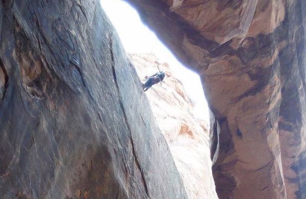 Moab Rappeling Adventure: Medieval Chamber Slot Canyon