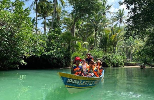 Full Day Tour Pacitan-East java departure from Yogyakarta:Beaches,cave,and River