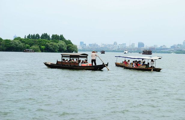 Hangzhou Private Day Tour with West Lake, Tea Village, Lingyin Temple and More