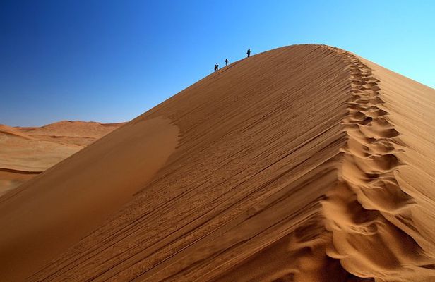 Sossusvlei, Swakopmund & Skeleton Coast Tour 6 Days/5 Nights.