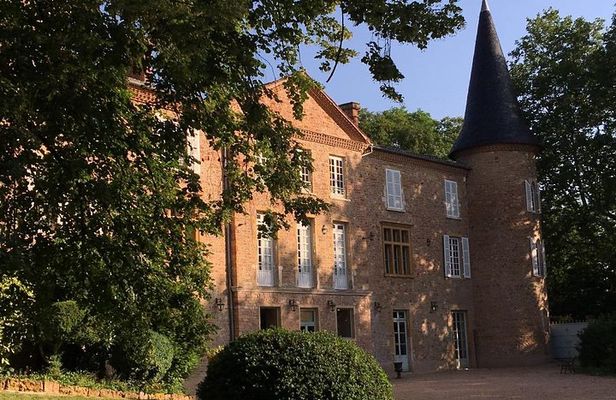 Gourmet walk in the gardens of Château Champ-Renard
