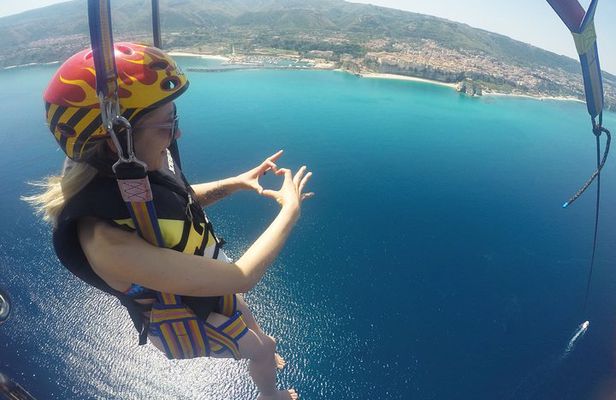 Parasailing Single Flight to Tropea in Small Group
