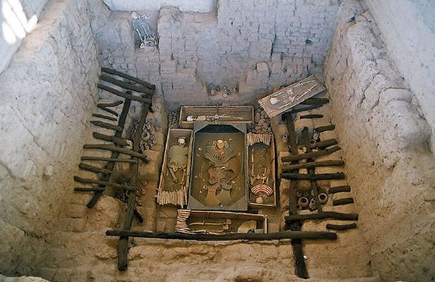 Huaca Rajada Tomb of the Lord Of Sipan & Site Museum