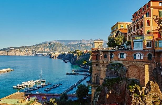 Sorrento Private Walking Tour with Guide and Limoncello Tasting
