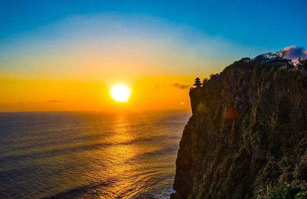 Private Tour: Highlights Uluwatu Temple & Southern Beaches Bali