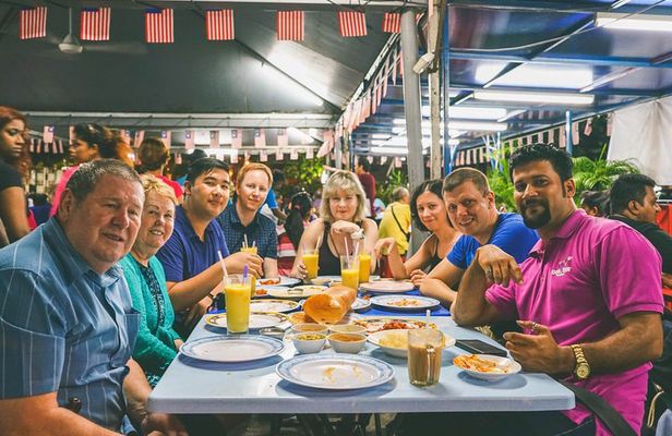 Eat Like a Local: Kuala Lumpur Hawker Center and Street Food Tour by Night