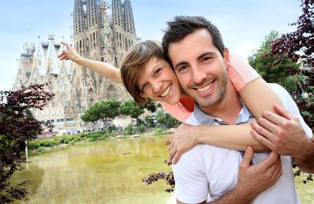 Guided Tour Sagrada Familia and Park Guell 