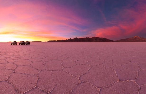 Uyuni Salt Flats - 3 Days / 2 Nights - English Speaking Guide