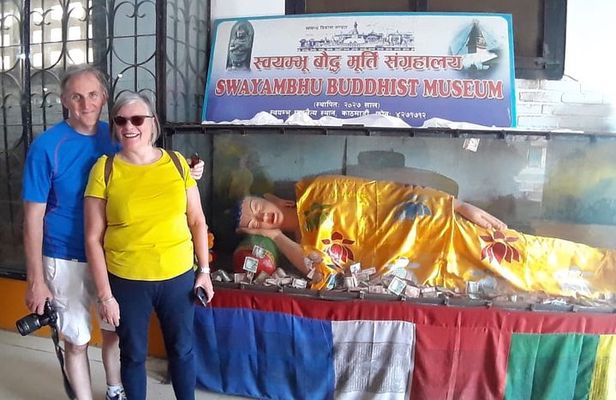 Easy Hiking to Syambhunath Stupa