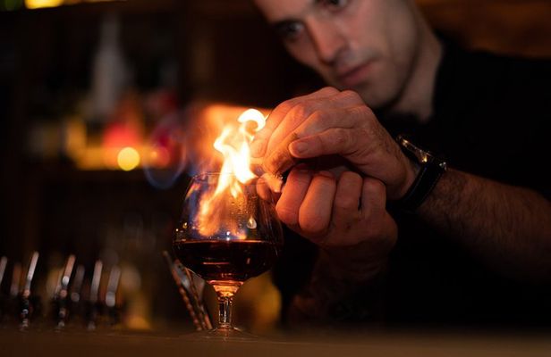Melbourne Walking Tour: Uncover Hidden Laneway Bars