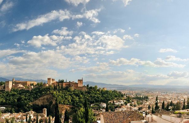 Walk Granada's Skyline Tour