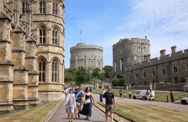 Royal Windsor Castle Private Tour with pass