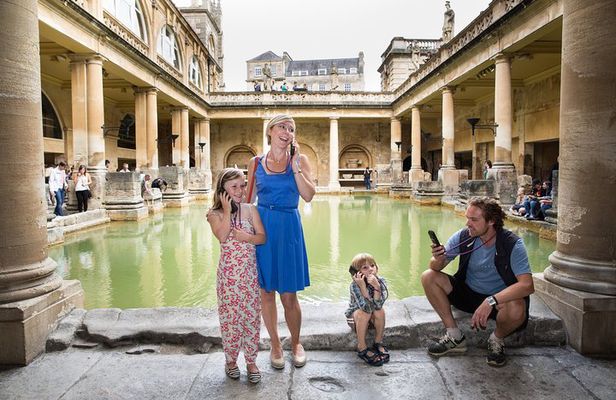 Stonehenge, Roman Bath & Salisbury Cathedral Private Tour