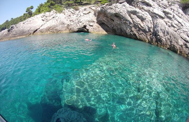 Half-Day Best Beaches & Bays Private Speed Boat Tour
