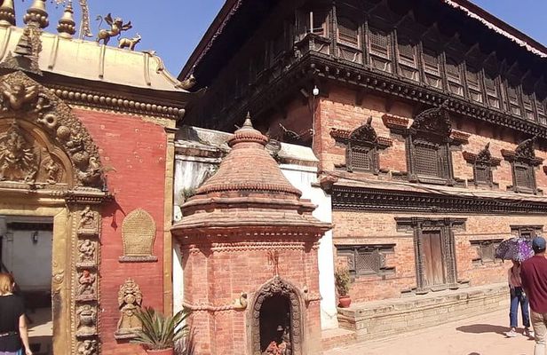 Bhaktapur Heritage City and Nagarkot Viewpoint Tour
