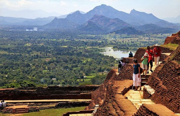 14-nights/15-days Sri Lanka round tour by car - with Nilaveli Beach