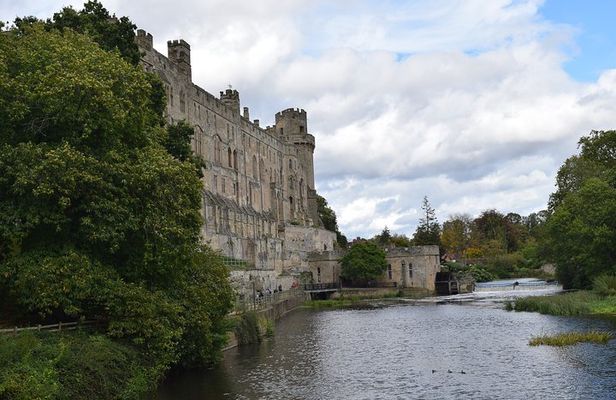 Oxford, Shakespeare Country & Warwick castle private Tour