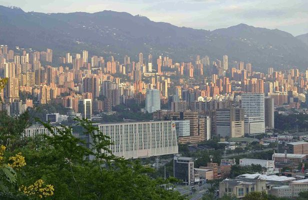 4 Days Medellin, Guatape, Coffee, and More