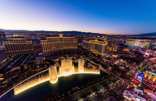 Las Vegas Strip Highlights by Helicopter at Night