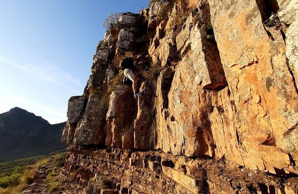 Table Mountain Hike via Kloof Corner Ridge at Sunrise
