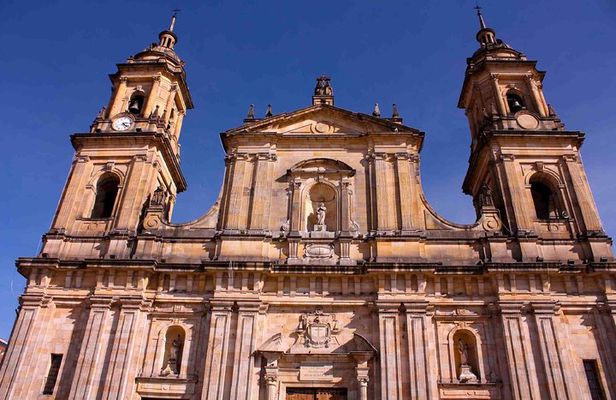  La Candelaria and Monserrate Walking Half Day Tour