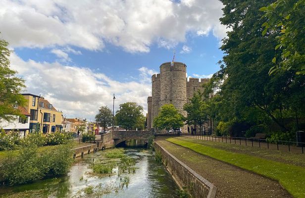 Private Tour to Canterbury, Leeds Castle and The White Cliffs of Dover