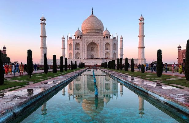 Private Taj Mahal Sunrise and Agra Fort Skip the Line Tour 