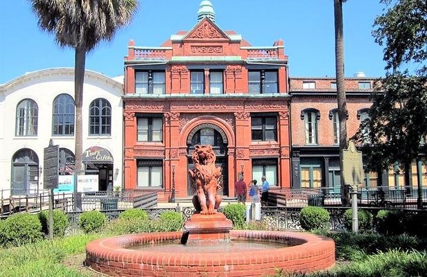 Historic Savannah Guided Walking Tour