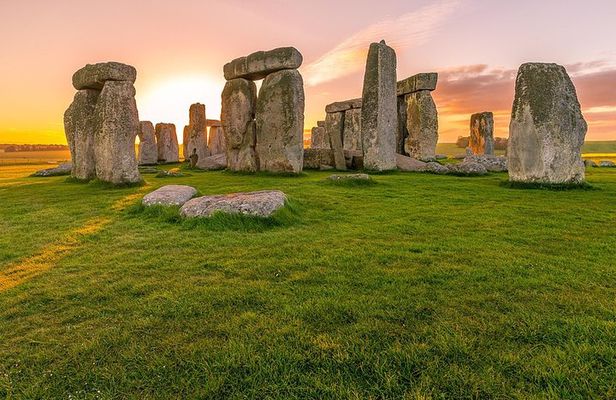 Windsor Castle, Stonehenge, Lacock Village Including Passes
