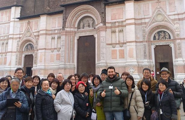 Welcome to Bologna! Private Walking Tour