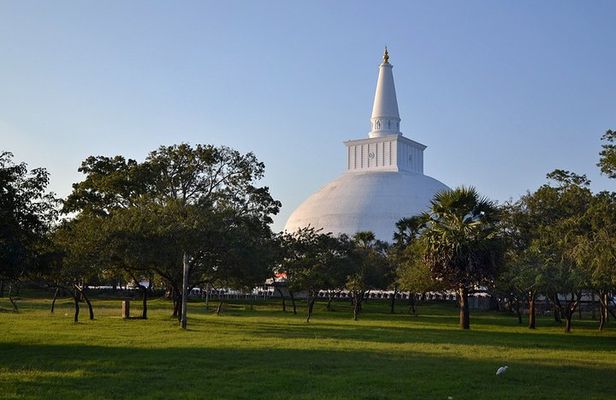 14-nights/15-days Sri Lanka round tour by Minivan - with Nilaveli Beach