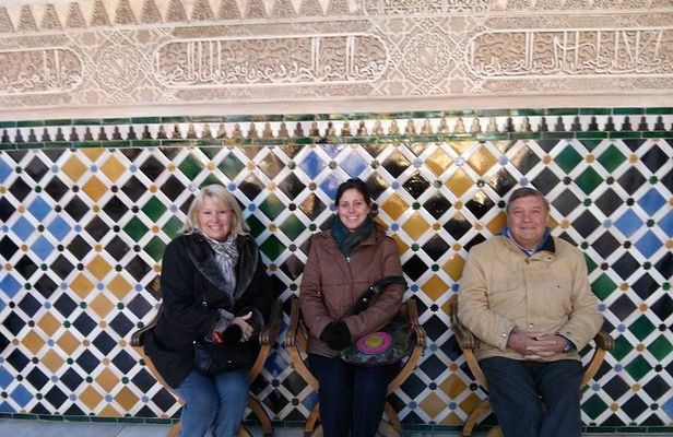 Going to Alhambra? 3 hrs Private Tour! Skip the long lines to visit the Alhambra