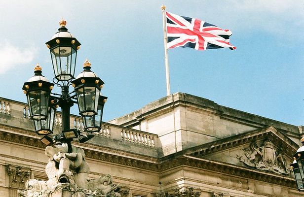 Royal London And Changing of Guard - Very Small Group Tour