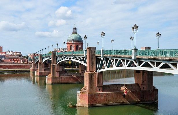 Private 3-hour Walking Tour of Toulouse with Official Tour Guide