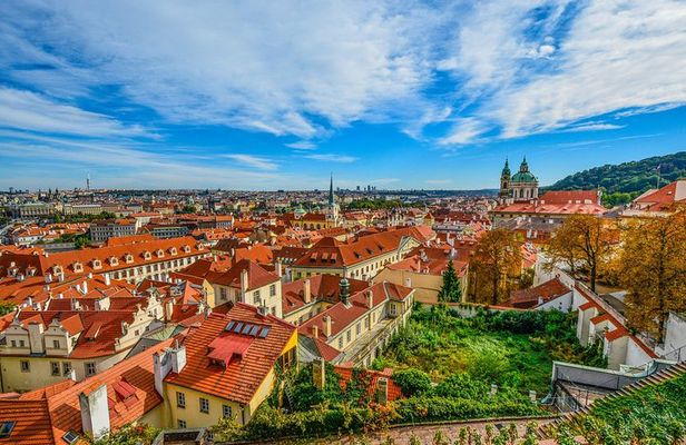 A weekend in Prague: Private transfers and tours with official tour guide