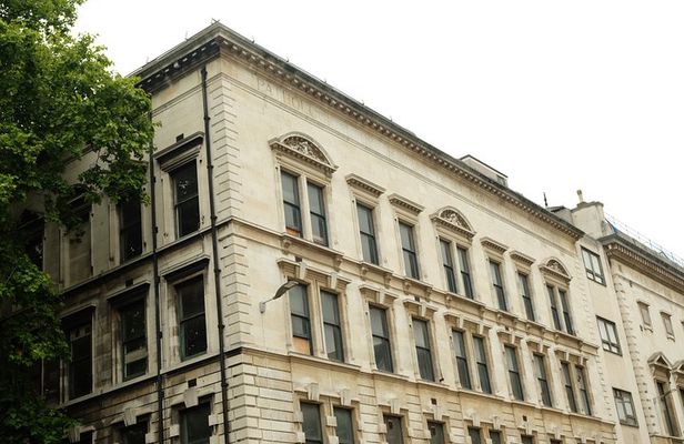 Sherlock Holmes BBC Series and Traditional Locations - A Very Small Group Tour