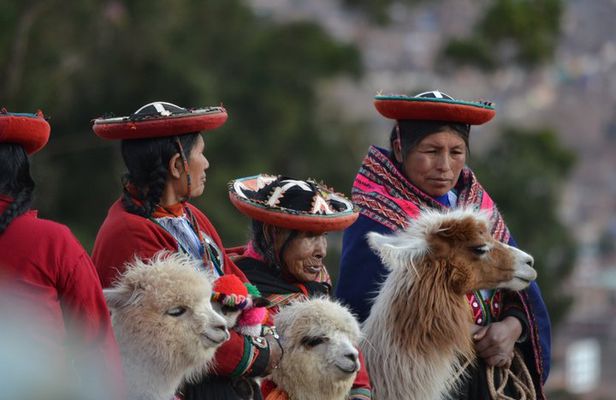 Full Day - Sacred Valley & Ccaccaccollo (Weaving experience)