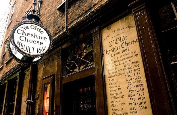 London's Historic Areas And Hidden Secrets - A Very Small Group Tour