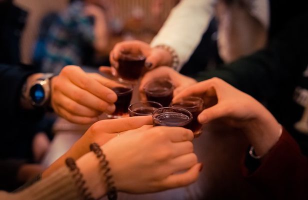 Krakow: 6-Course Full Polish Food & Vodka Tour