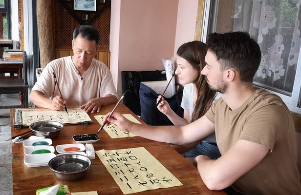One Hour Chinese Calligraphy or Painting Lessons in Your Yangshuo Hotel