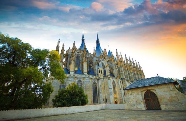 Private Guided Tour Prague to UNESCO Kutna Hora with Transfers