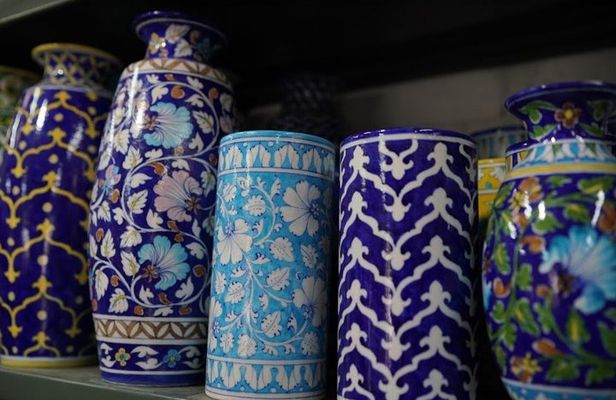 Jaipur Private Blue Pottery with Master Artist