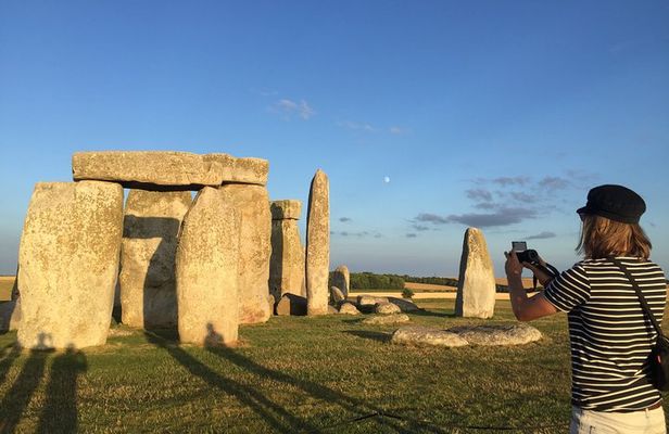 Private Tour to Bath and Stonehenge