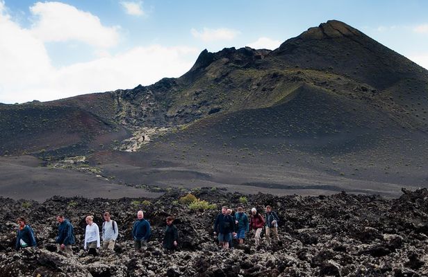 Guided hiking in the Natural Park of Los Volcanes.