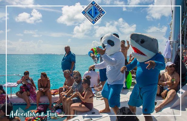Luxury Catamaran tour to isla mujeres with transportation from Tulum