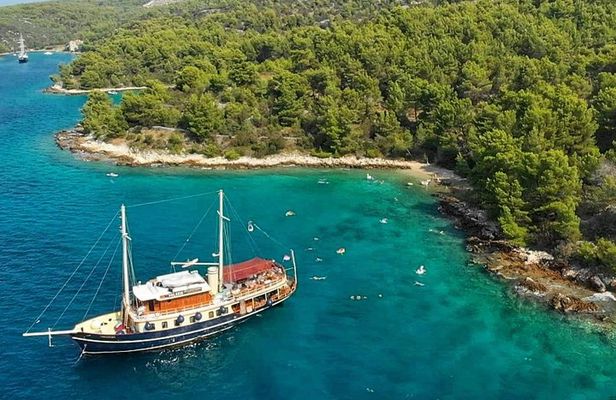 All Inclusive Brac and Solta islands swimming cruise