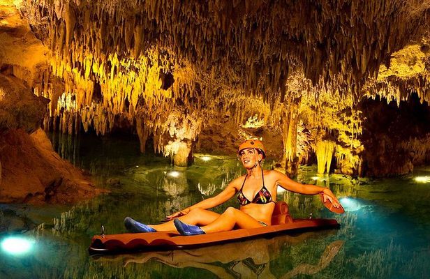 Amazing tour to 3 eco-parks with extreme and incredible adventures.